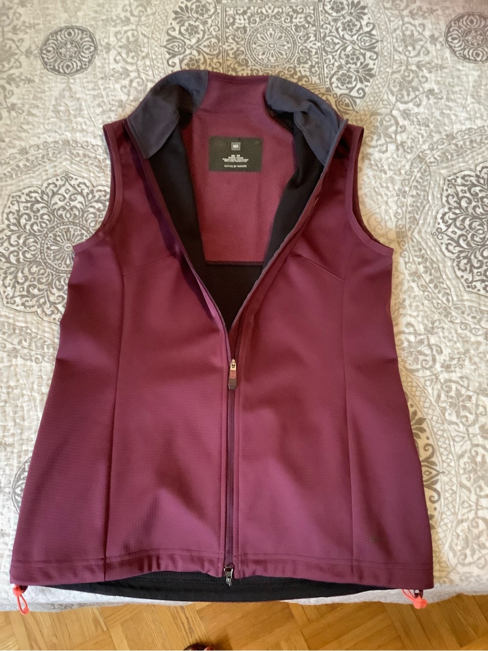 Vest sleeveless burgundy